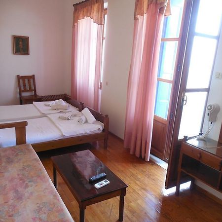 Adonis Rooms Skopelos Town Exterior photo