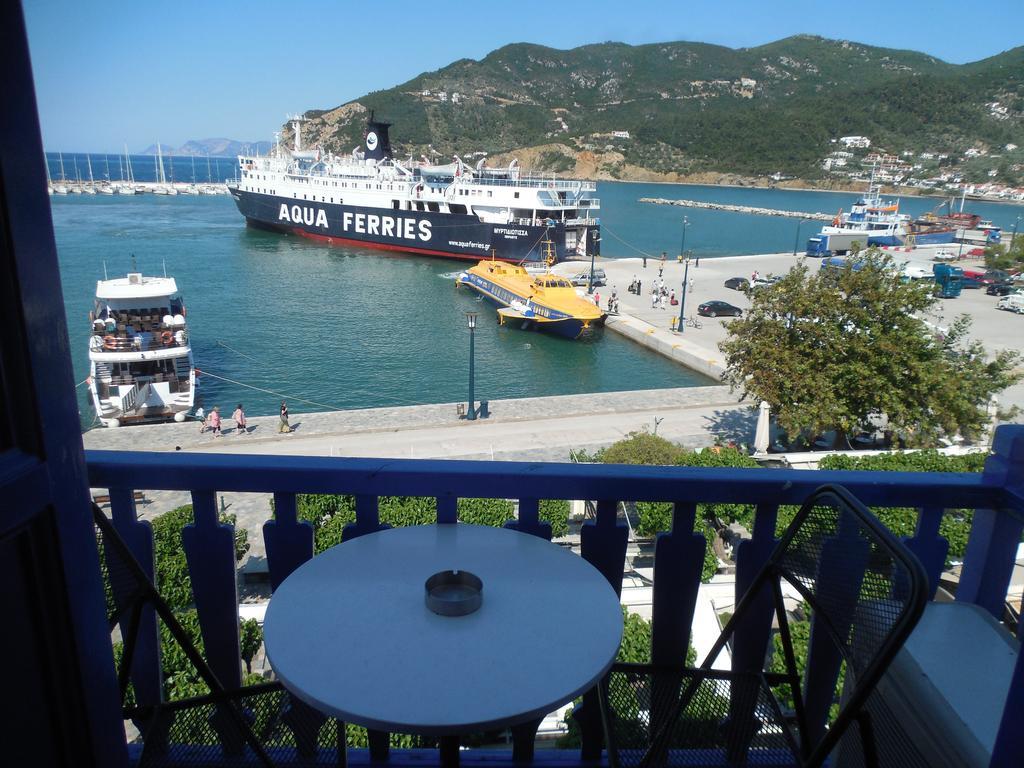 Adonis Rooms Skopelos Town Exterior photo